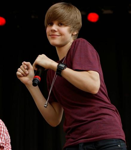 justin bieber cute pics 2010. From there, Bieber put on a