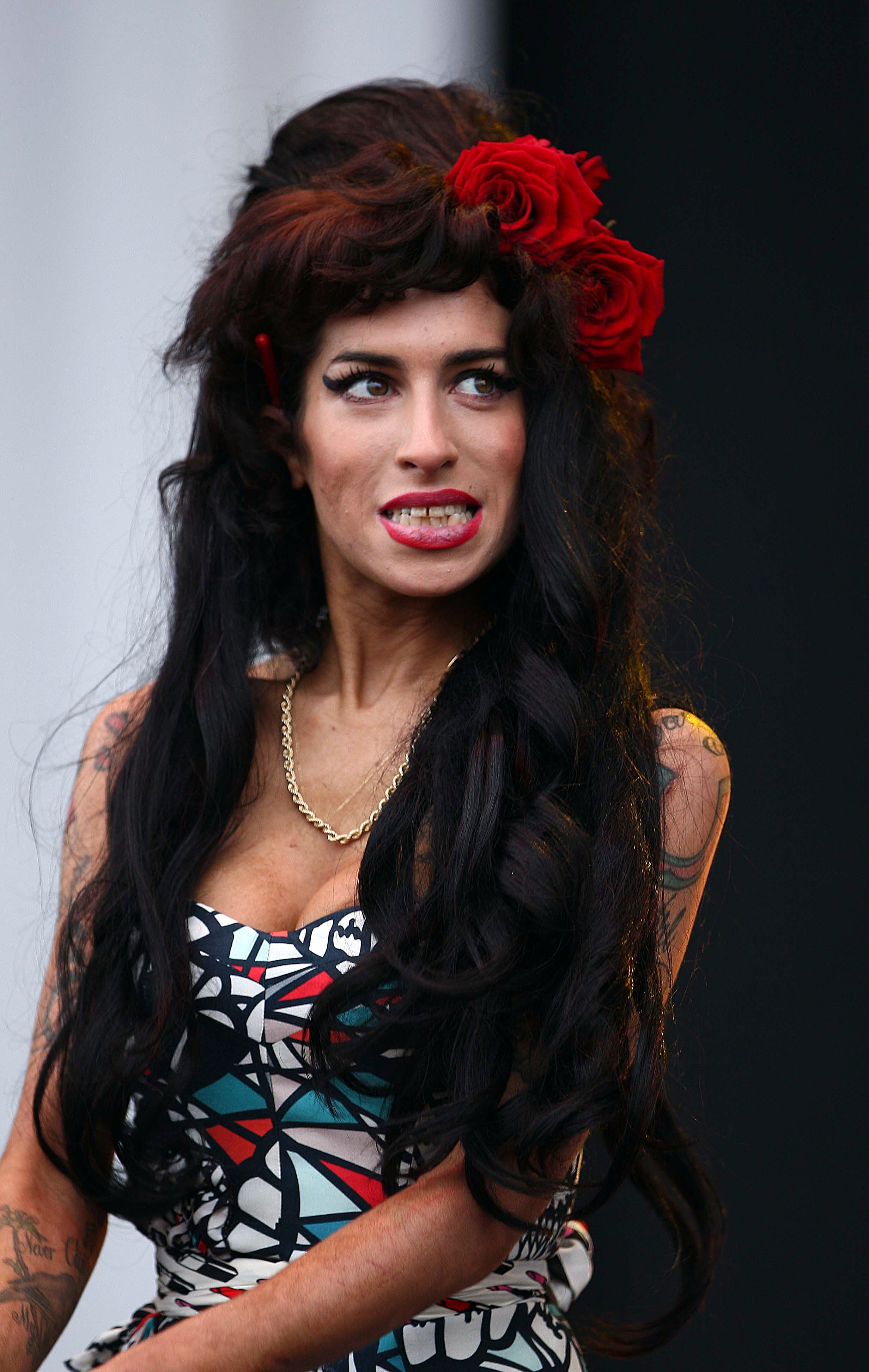 Amy Winehouse with no beehive! What do you think of this celebrity hairstyle 