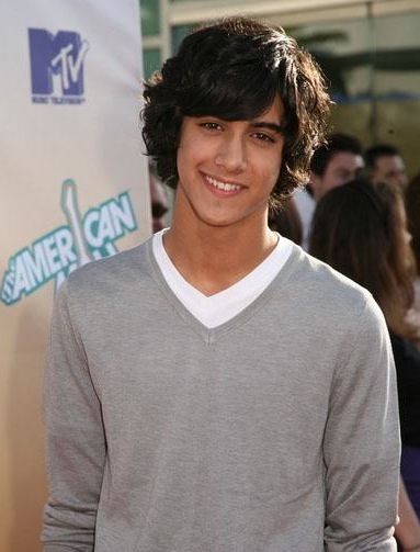 avan jogia miley cyrus. Avan Jogia Photo