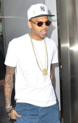 Chris Brown, Sunglasses