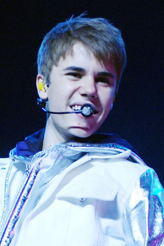 justin bieber smiling. Close Up of Justin Bieber