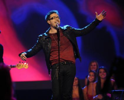 Danny Gokey Performance