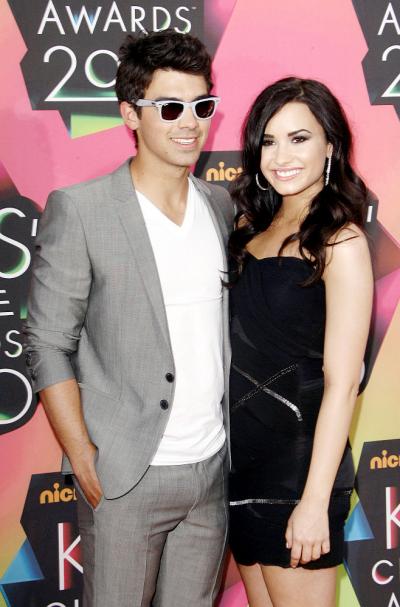How cute are Demi Lovato and Joe Jonas together