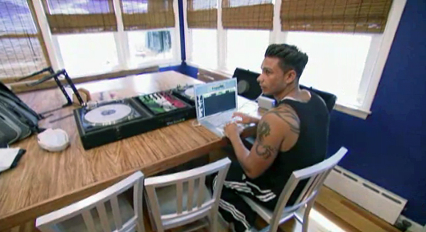 DJ Pauly D doing his thing Which is basically being a guido DJ