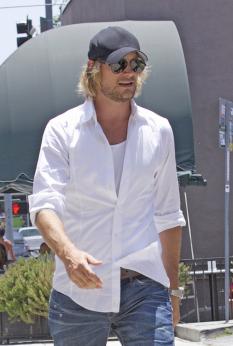 Gabriel Aubry Strolling