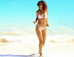 Hot Rihanna Bikini Pic