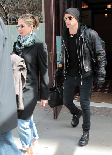 Jennifer Aniston and Justin Theroux Pic