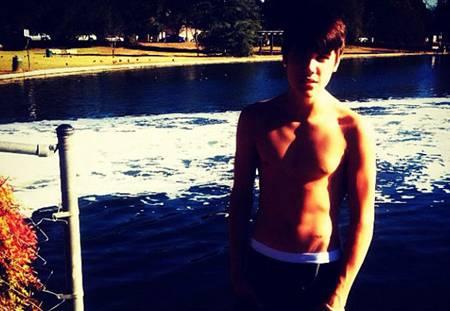 Justin Bieber, No Shirt