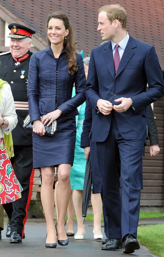 prince williams and kate middleton wedding ring. Kate Middleton Wedding Dress
