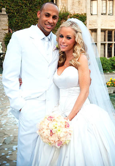 Kendra Wilkinson married Hank Baskett on June 27 2009