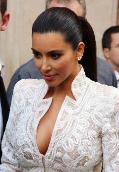Kim Kardashian Exposes Cleavage