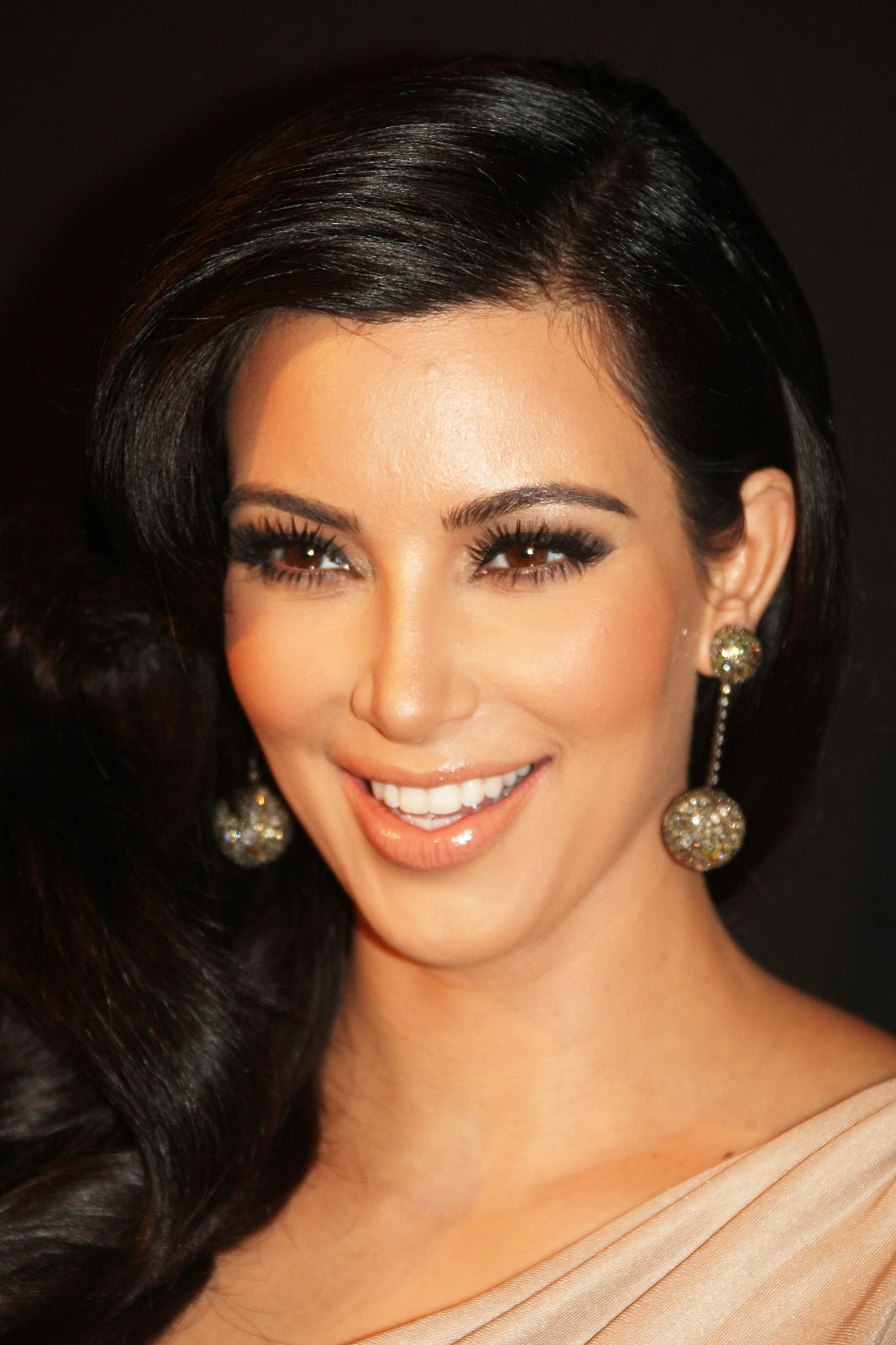 kim kardashians makeup. Kim Kardashian Makeup - The