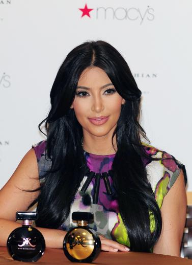 kim kardashian. Kim Kardashian Perfume Pic