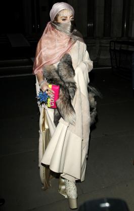 Lady Gaga, Burqa