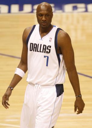 Lamar Odom Leaves Mavericks to Be with Ailing Father
