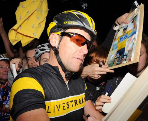 Lance Armstrong Signs
