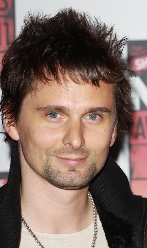 matthew-bellamy-pic_582x985.jpg