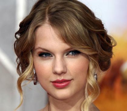 taylor swift boyfriend 2009. Taylor Swift!