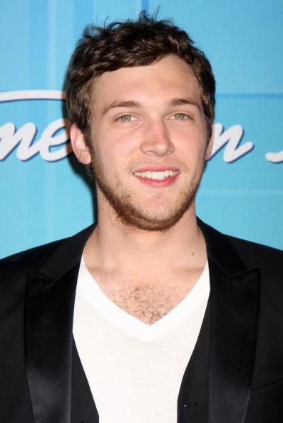 Phillip Phillips oon the Red Carpet