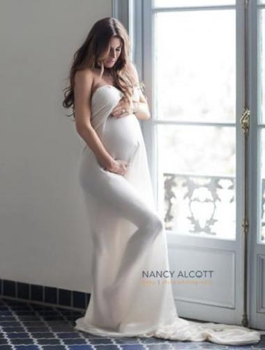 Pregnant Rachel Uchitel Photo