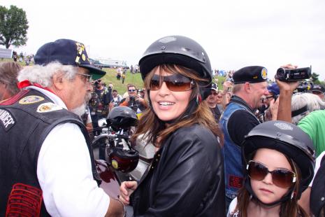 http://static.thehollywoodgossip.com/images/gallery/sarah-palin-in-leather_465x310.jpg