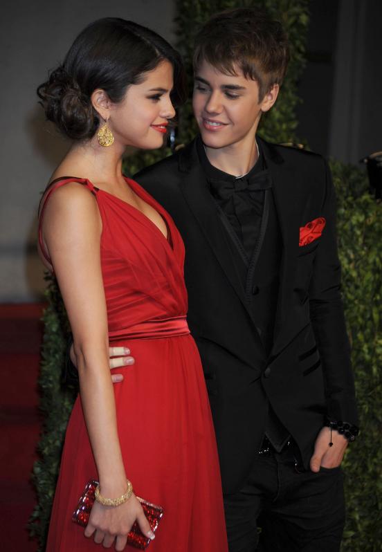 selena gomez justin bieber red carpet. Selena Gomez and Justin Bieber
