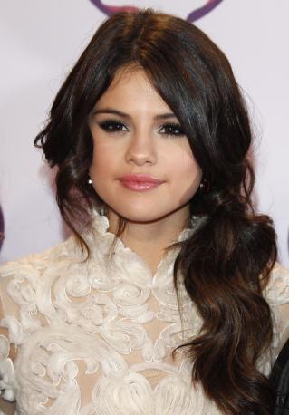 Selena Gomez to Visit the Congo on UNICEF Mission » Celeb News