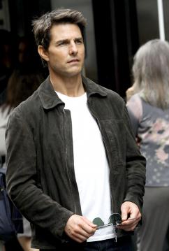 Tom Cruise on Set