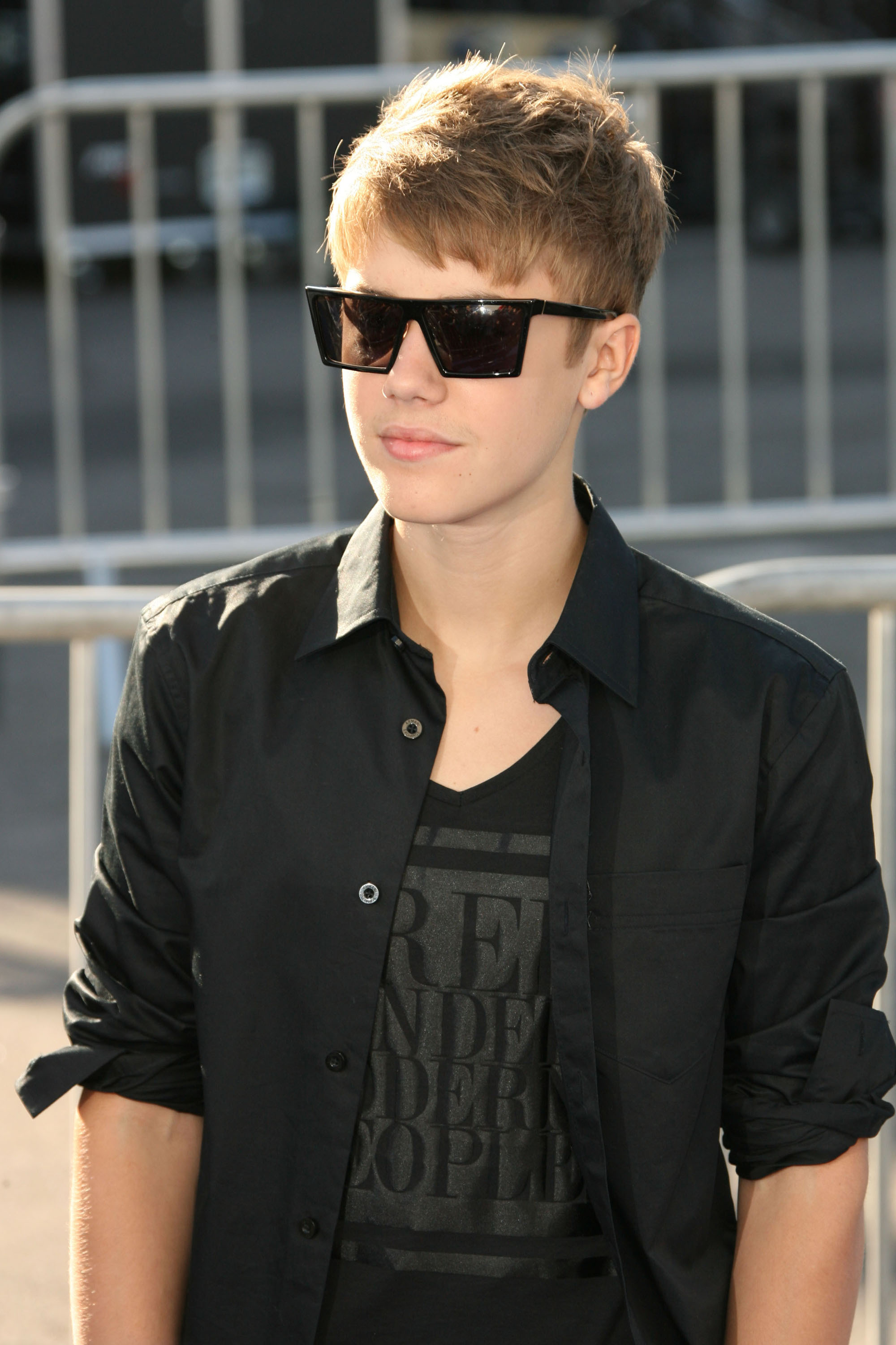 justin bieber twitter. Justin Bieber is the Twitter