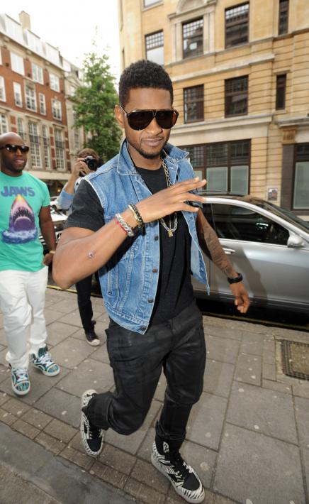 Usher Takes a Stroll