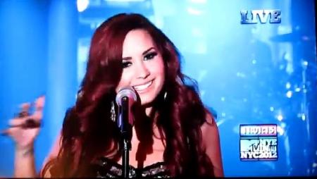 Demi Lovato - Give Your Heart A Break (Live on New Year's Eve)