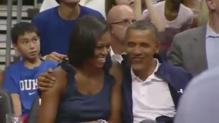 Obamas on the Kiss Cam
