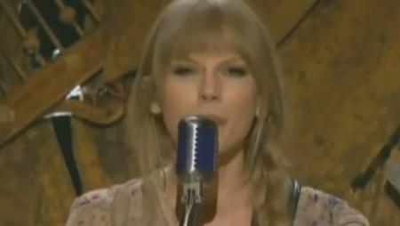 Taylor Swift Grammy Performance: "Mean"