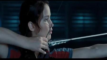 The Hunger Games Clip: Katniss Takes Aim